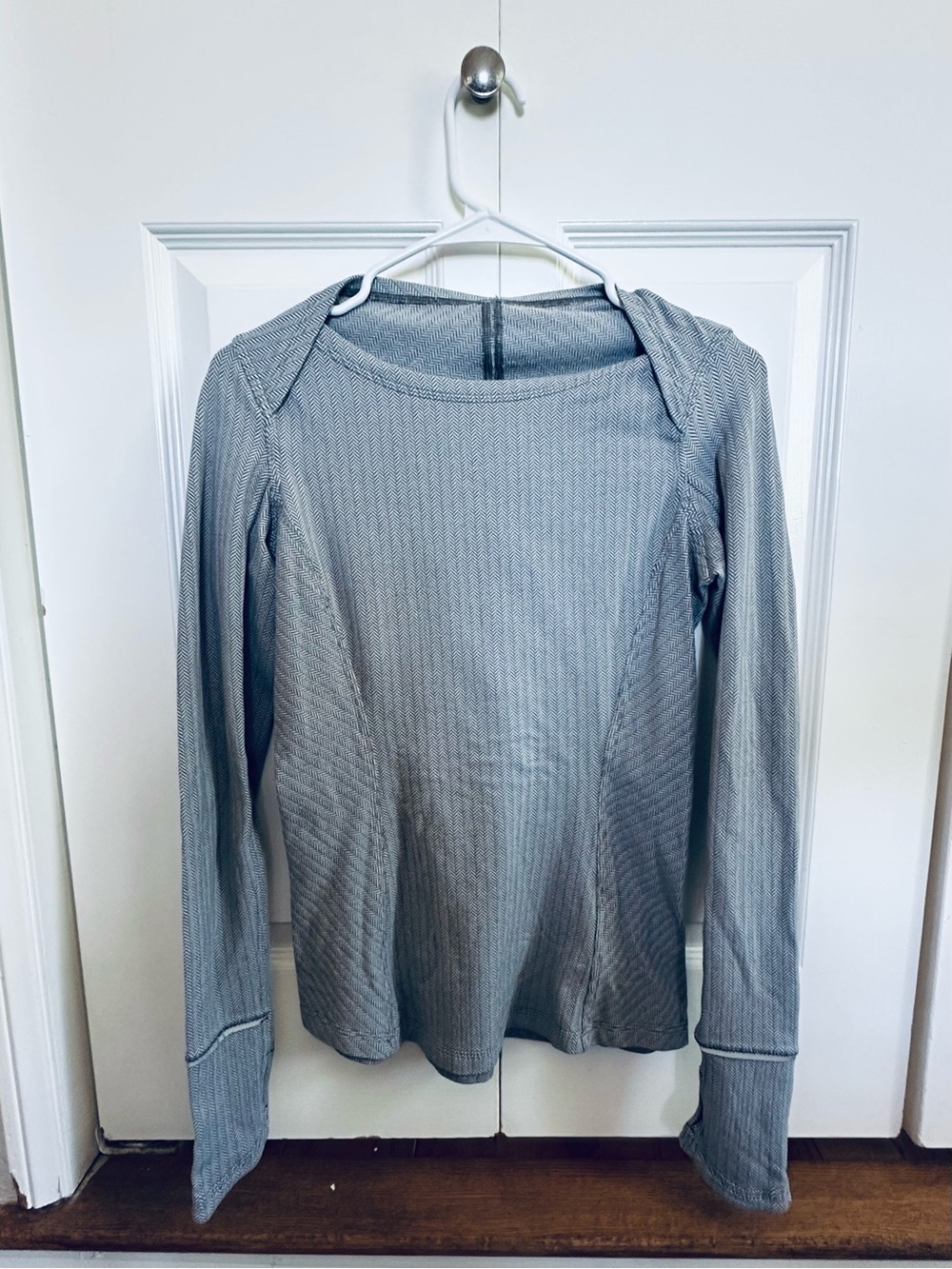 Lululemon Womenโs Long-Sleeve Ribbed Crew Neck Top - Gray